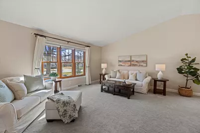 7245 S Hillendale Dr, Franklin, WI 53132 - Photo 5