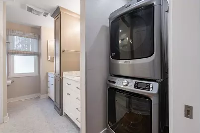 1052  Arrowhead Rd, Grafton, WI 53024 - Photo 17