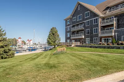 4  Gaslight Dr #211, Racine, WI 53403 - Photo 11