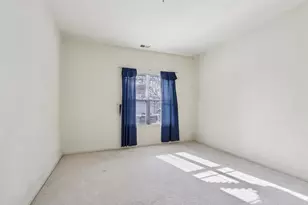 9405 S Cobblestone Way, Franklin, WI 53132 - Photo 11