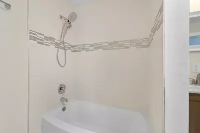 118 E North Ave, Milwaukee, WI 53212 - Photo 17