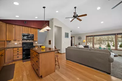 N2W27474  Arrowhead Trl, Pewaukee, WI 53188 - Photo 11