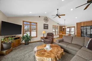 N2W27474 Arrowhead Trail, Pewaukee, WI 53188 - Photo 5