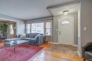 1291 Martha Washington Dr, Wauwatosa, WI 53213 - Photo 17