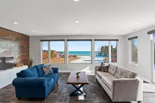 2533 Lakeshore Dr, Sheboygan, WI 53081 - Photo 9