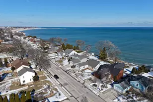 2533 Lakeshore Dr, Sheboygan, WI 53081 - Photo 15