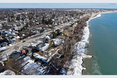 2533  Lakeshore Dr, Sheboygan, WI 53081 - Photo 43