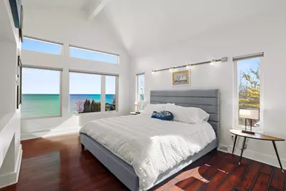 2533  Lakeshore Dr, Sheboygan, WI 53081 - Photo 3