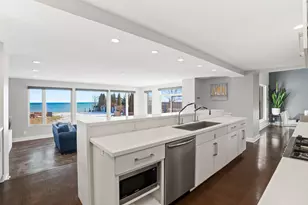 2533 Lakeshore Dr, Sheboygan, WI 53081 - Photo 11