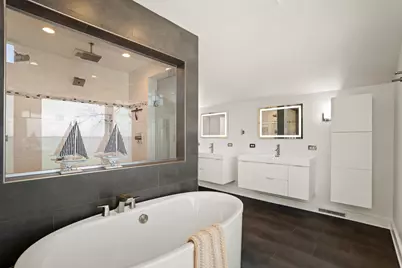 2533  Lakeshore Dr, Sheboygan, WI 53081 - Photo 23