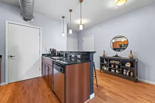 1541 N Jefferson St, Milwaukee, WI 53202 - Photo 21