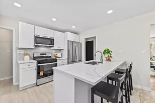 11737 N Ridgeway Ave, Mequon, WI 53097 - Photo 7