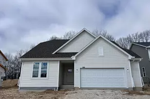 1141 Mt Vernon Dr, Hartford, WI 53027 - Photo 1
