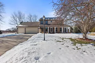 243 Royal Oak Ct, Pewaukee, WI 53072 - Photo 47