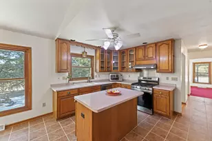 243 Royal Oak Ct, Pewaukee, WI 53072 - Photo 5