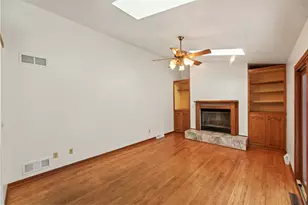 243 Royal Oak Ct, Pewaukee, WI 53072 - Photo 7