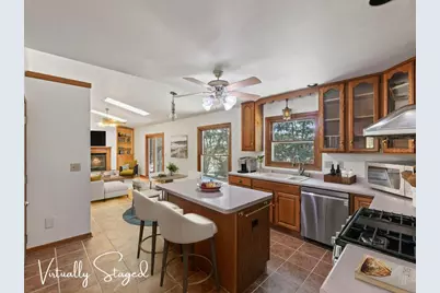 243  Royal Oak Ct, Pewaukee, WI 53072 - Photo 3