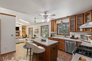 243 Royal Oak Ct, Pewaukee, WI 53072 - Photo 3