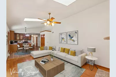 243  Royal Oak Ct, Pewaukee, WI 53072 - Photo 9