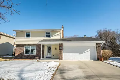 1574  Parkway Dr, Port Washington, WI 53074 - Photo 1