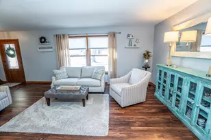 1574 Parkway Dr, Port Washington, WI 53074 - Photo 3