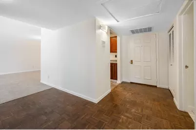 945 W Heritage Ct #104, Mequon, WI 53092 - Photo 7