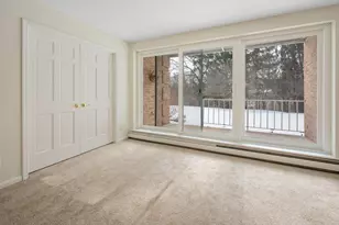 945 W Heritage Ct, Mequon, WI 53092 - Photo 3