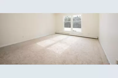 945 W Heritage Ct #104, Mequon, WI 53092 - Photo 9