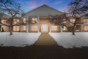 945 W Heritage Ct, Mequon, WI 53092 - Photo 17