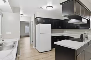 1718 Poplar Ave, South Milwaukee, WI 53172 - Photo 9