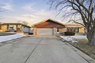 1718 Poplar Ave, South Milwaukee, WI 53172 - Photo 1