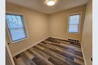 4800 W Green Tree Rd, Milwaukee, WI 53223 - Photo 9