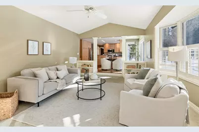 N23W28271  Beach Park Cir, Delafield, WI 53072 - Photo 5