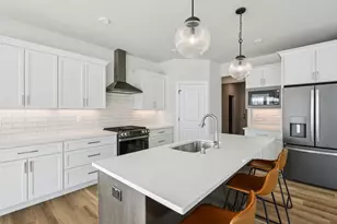 W221N4564 Timber Ct, Pewaukee, WI 53072 - Photo 5