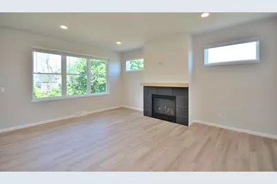 W199N5253  Ponderosa Ct, Menomonee Falls, WI 53051 - Photo 3