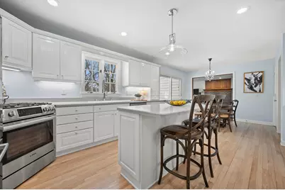 4937 W Knollwood Dr, Racine, WI 53403 - Photo 7