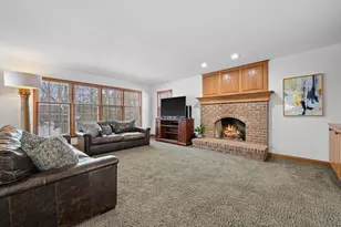 4937 W Knollwood Dr, Racine, WI 53403 - Photo 11