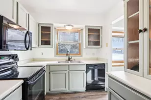 402 Highland Dr, Wales, WI 53183 - Photo 5