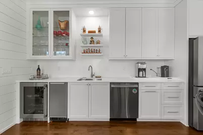 222 E Pleasant St, Oconomowoc, WI 53066 - Photo 9