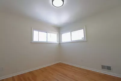 8267 N 52nd St, Brown Deer, WI 53223 - Photo 9