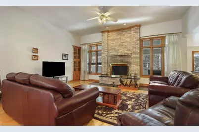 1343  40th Ct, Kenosha, WI 53144 - Photo 5