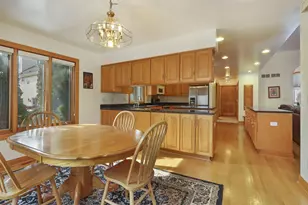 1343 40th Ct, Kenosha, WI 53144 - Photo 9