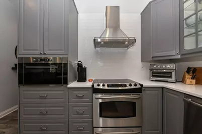 31  Abbey Villa Cir #D, Fontana, WI 53125 - Photo 13