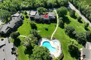 31 Abbey Villa Cir, Fontana, WI 53125 - Photo 3