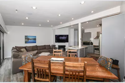 31  Abbey Villa Cir #D, Fontana, WI 53125 - Photo 17