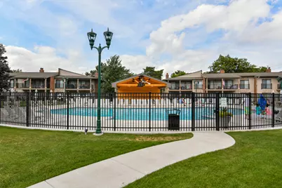 31  Abbey Villa Cir #D, Fontana, WI 53125 - Photo 5