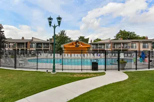 31 Abbey Villa Cir, Fontana, WI 53125 - Photo 5