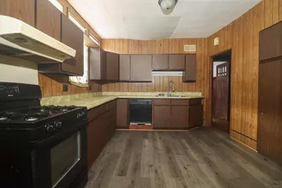 2462 N 46th St, Milwaukee, WI 53210 - Photo 11