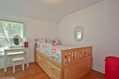 908 E Hampton Rd, Whitefish Bay, WI 53217 - Photo 15