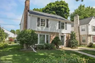 908 E Hampton Rd, Whitefish Bay, WI 53217 - Photo 23